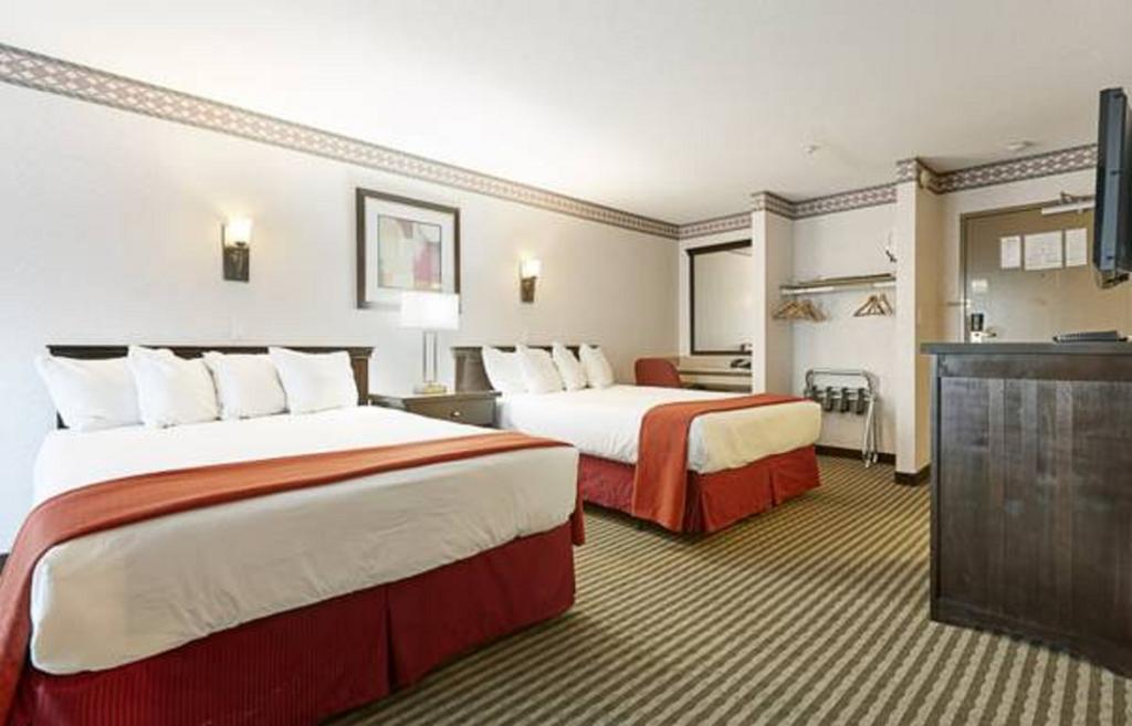 Ramada By Wyndham Abbotsford Hotel Стая снимка