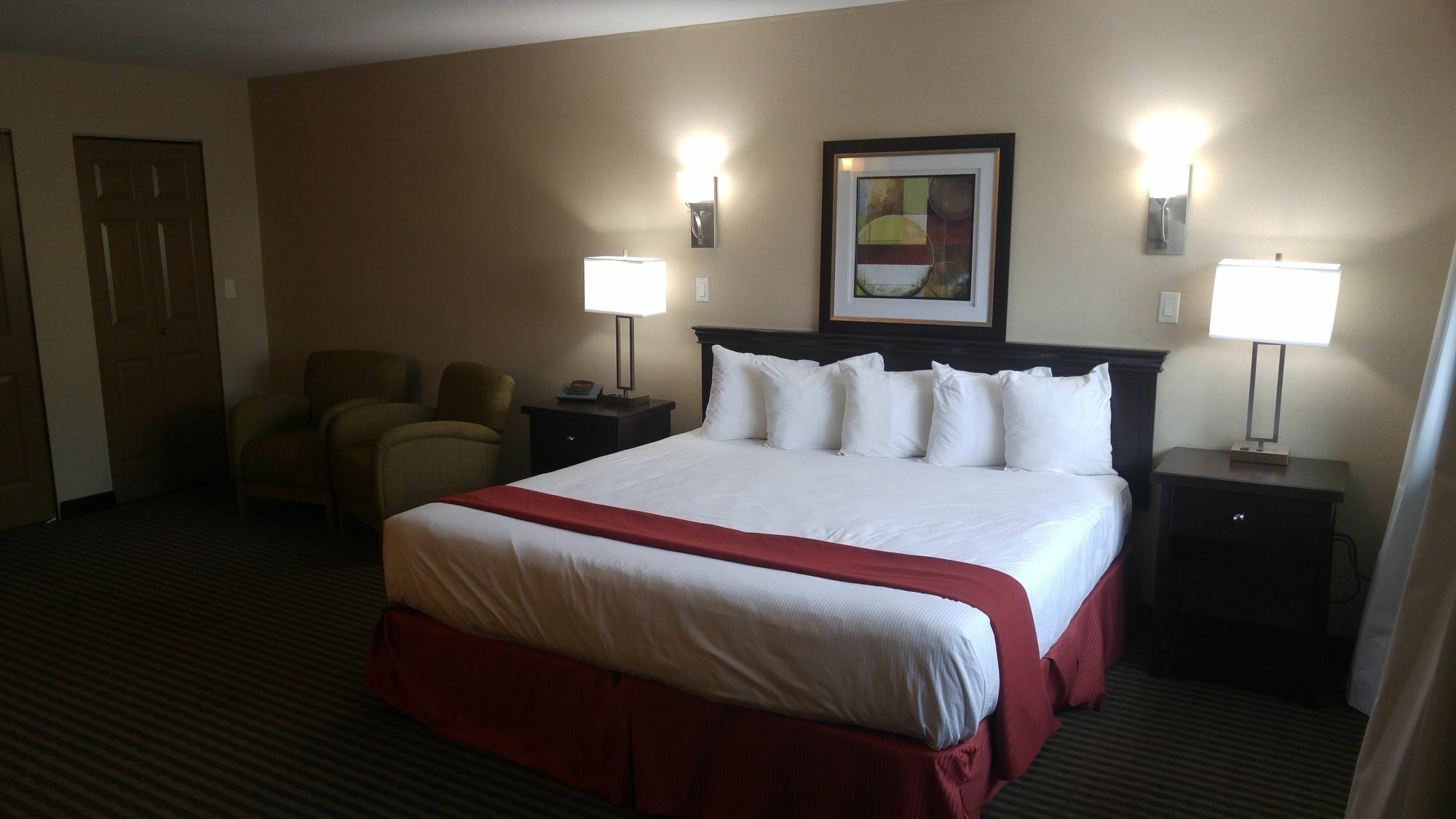 Ramada By Wyndham Abbotsford Hotel Екстериор снимка