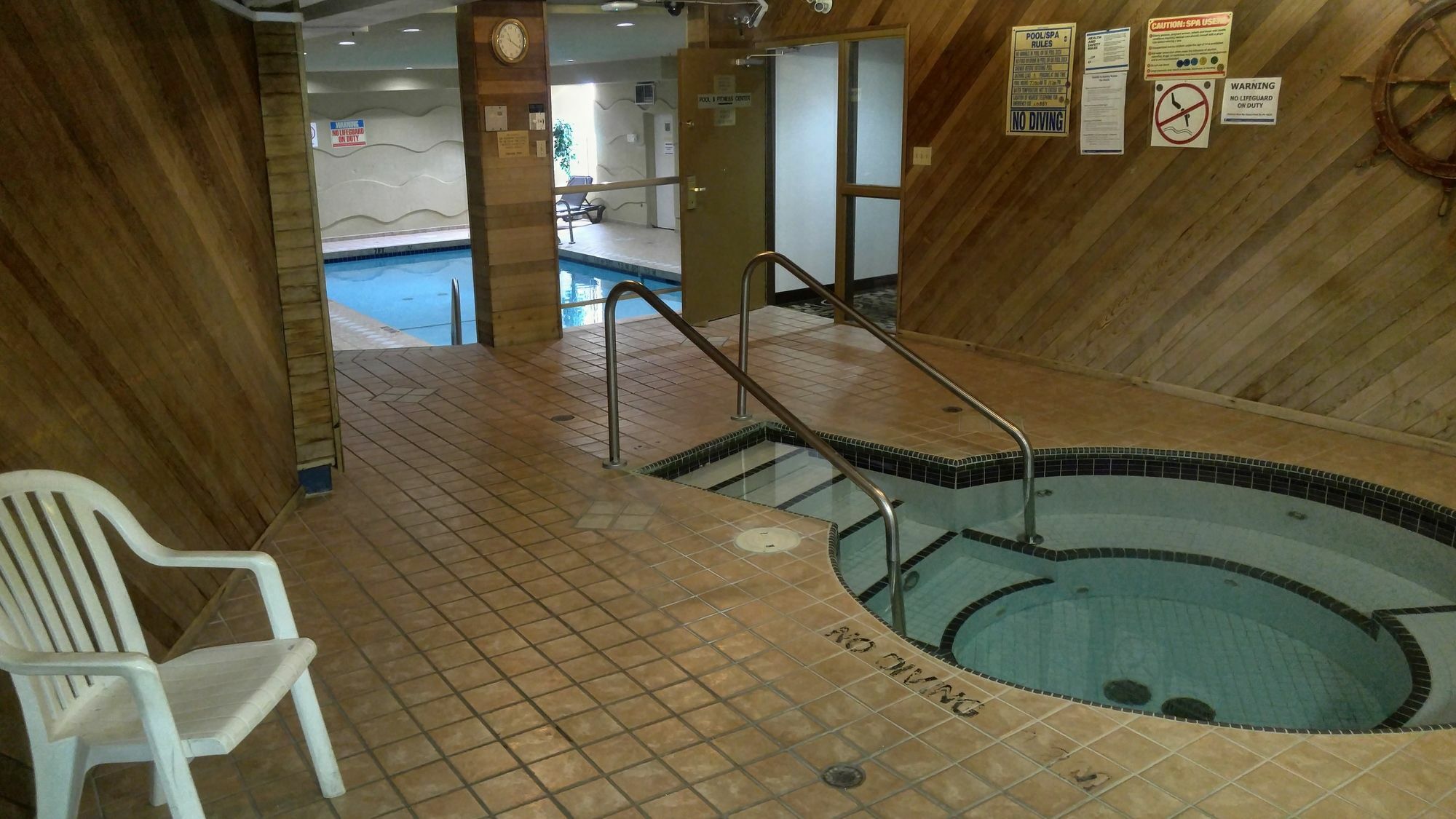 Ramada By Wyndham Abbotsford Hotel Екстериор снимка